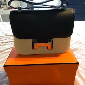 Constance 24 bag in black epsom leather